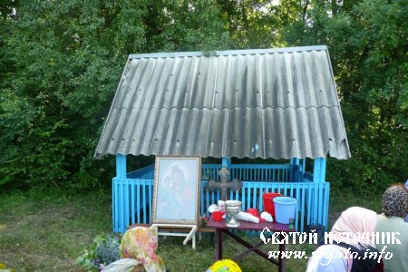 Родник, святой источник иконы Божией Матери Троеручица у села Сотниково Родник, святой источник иконы Божией Матери Троеручица у села Сотниково