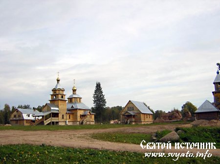 Свято-Благовещенский Никандровский монастырь, Никандрова пустынь у деревни Любовец