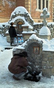 Родник, святой источник, кладезь преподобного Тихона Калужского, Медынского у села Льва Толстого Родник, святой источник, кладезь преподобного Тихона Калужского, Медынского у села Льва Толстого