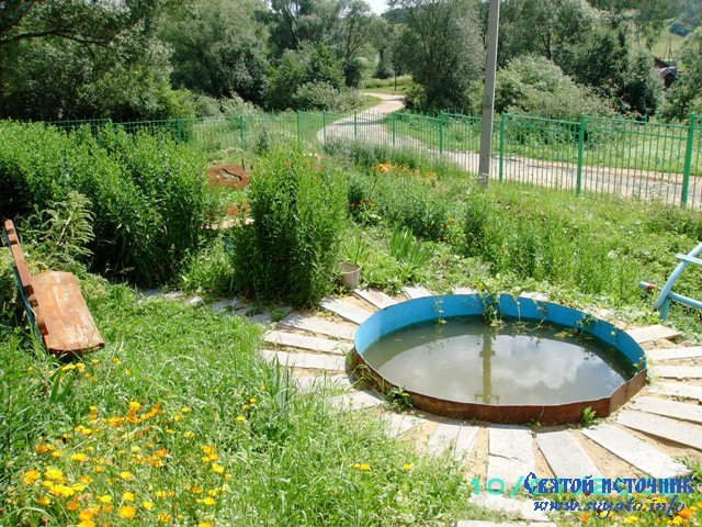 Родник, святой источник мучеников Космы и Дамиана село Семьяны Родник, святой источник мучеников Космы и Дамиана село Семьяны