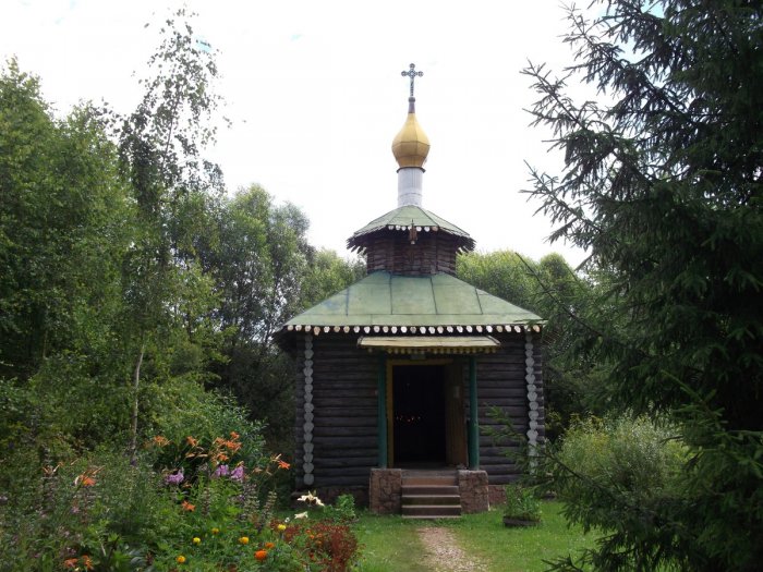Родник, святой источник иконы Божией Матери «Живоносный источник» у деревни Заполье Родник, святой источник иконы Божией Матери «Живоносный источник» у деревни Заполье