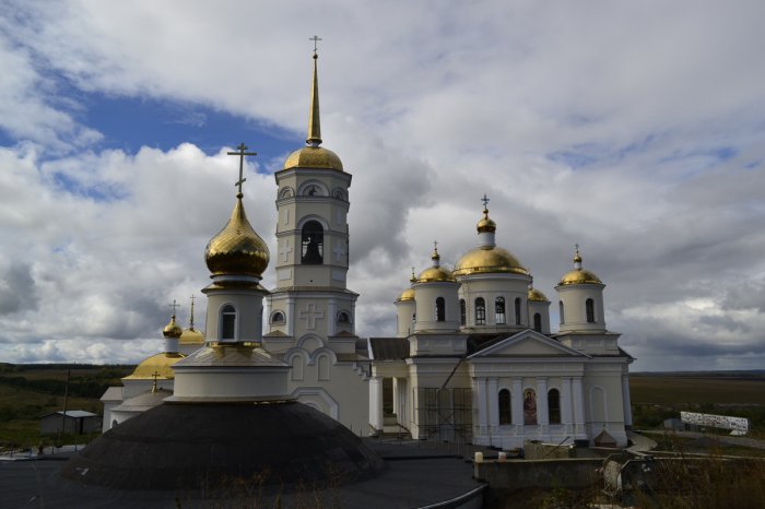 Родник, cвятой источник иконы «Живоносный источник» Пресвятой Богородицы село Большая Валяевка Родник, cвятой источник иконы «Живоносный источник» Пресвятой Богородицы село Большая Валяевка