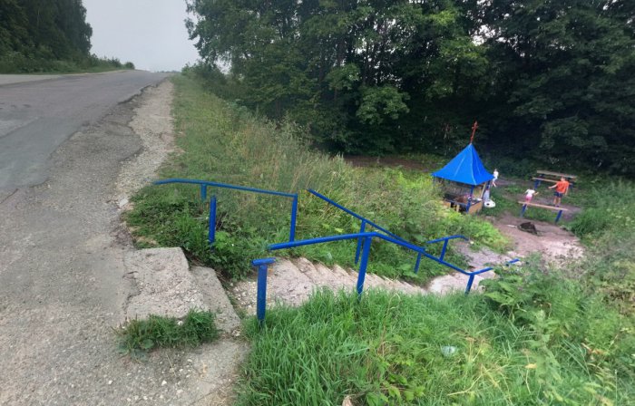 Родник «Серебряный», святой источник великомученика Георгия Победоносца у деревни Сидоровка Родник «Серебряный», святой источник великомученика Георгия Победоносца у деревни Сидоровка