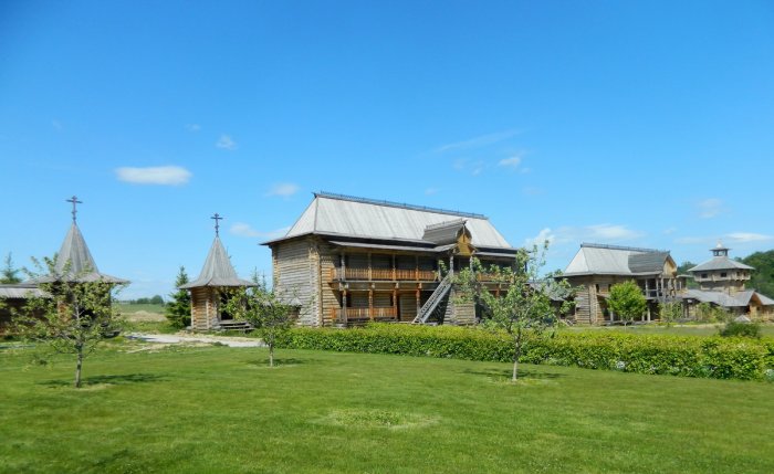 Родник, святой источник преподобного Сергия Радонежского, водопад «Гремячий ключ» деревня Взгляднево Родник, святой источник преподобного Сергия Радонежского, водопад «Гремячий ключ» деревня Взгляднево