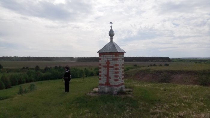 Родник, святой источник великомученика Пантелеимона Целителя у села Большое Фролово Родник, святой источник великомученика Пантелеимона Целителя у села Большое Фролово
