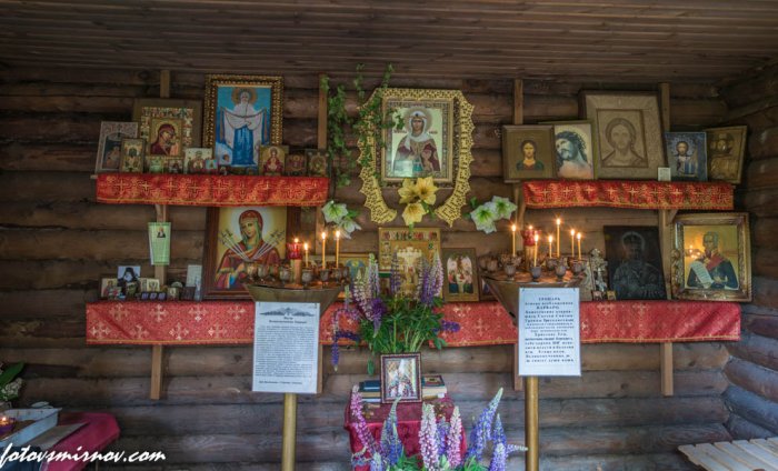 Родник, святой источник великомученицы Варвары Илиопольской у села Купань Родник, святой источник великомученицы Варвары Илиопольской у села Купань